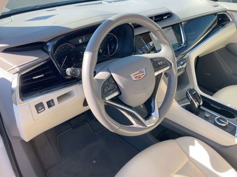 Used 2021 Cadillac XT6 Premium Luxury image 4