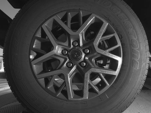 Used 2025 Jeep Wrangler Sahara AWD/4WD image 12