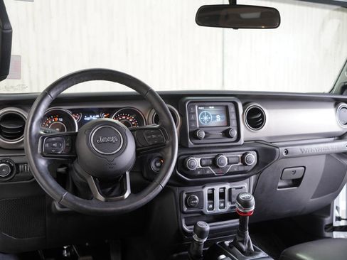 Used 2019 Jeep Wrangler Sport image 32