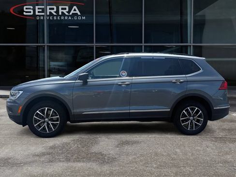 Used 2020 Volkswagen Tiguan SE FWD image 2