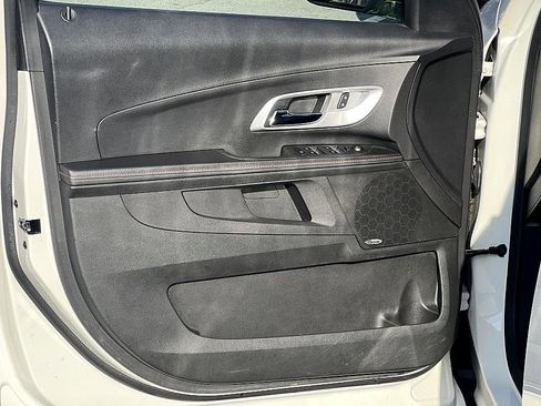 Used 2015 Chevrolet Equinox LT w/ Power Convenience Package image 9