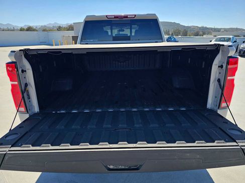Used 2026 Chevrolet Silverado 2500 ZR2 AWD/4WD image 14