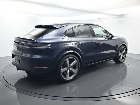 Certified 2025 Porsche Cayenne Turbo AWD/4WD image 15