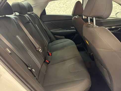 Certified 2024 Hyundai Elantra SEL w/ Convenience Package image 11