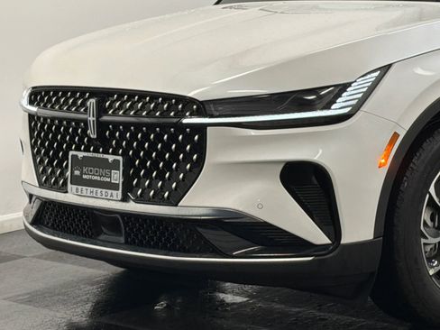 New 2026 Lincoln Nautilus Premier image 2