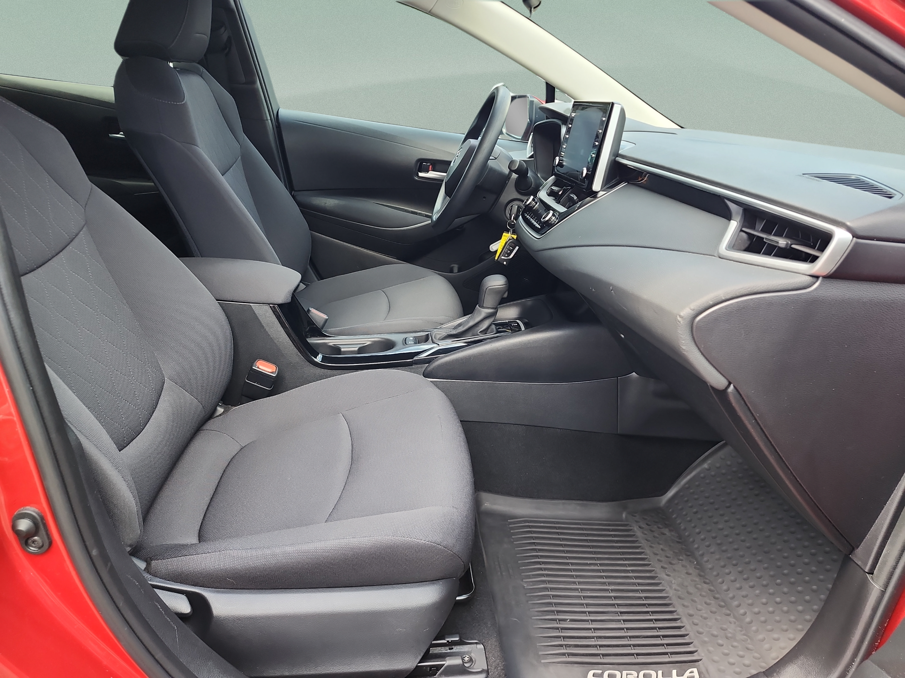 Used 2020 Toyota Corolla LE FWD image 18