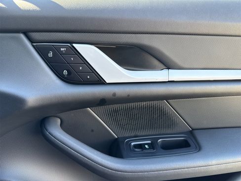 Used 2023 Porsche Taycan 4 Cross Turismo image 19