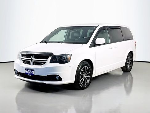 Used 2018 Dodge Grand Caravan GT FWD image 3