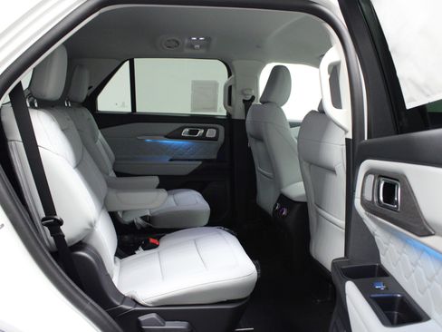 New 2026 Ford Explorer Platinum AWD/4WD image 16
