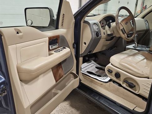 Used 2004 Ford F150 Lariat RWD image 11