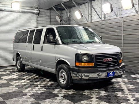 Used 2017 GMC Savana 3500 LS image 4