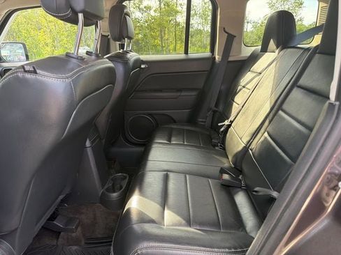 Used 2017 Jeep Patriot High Altitude AWD/4WD image 18