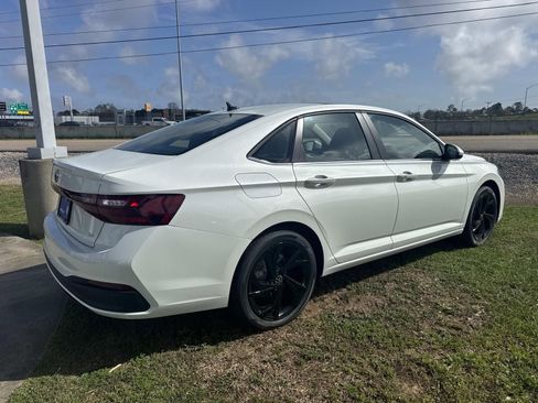 New 2026 Volkswagen Jetta SE FWD image 4
