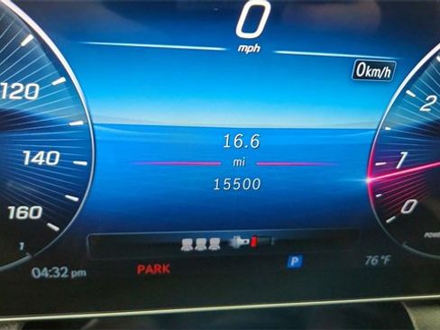 Used 2024 Mercedes-Benz GLC 300 4MATIC w/ AMG Line image 38