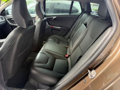 Used 2018 Volvo V60 T5 Cross Country AWD/4WD image 15