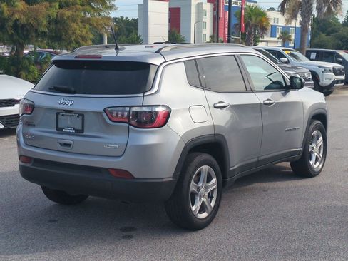 Used 2024 Jeep Compass Latitude AWD/4WD image 4