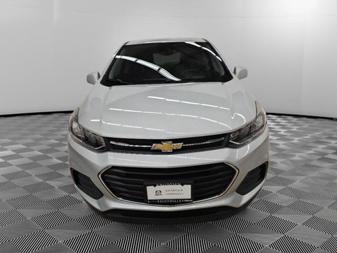 Used 2018 Chevrolet Trax LS image 2