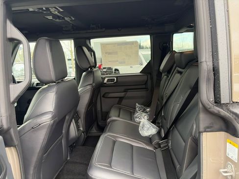 New 2025 Ford Bronco Outer Banks w/ Sasquatch Package image 57