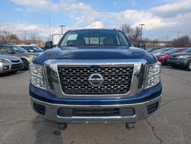 Used 2017 Nissan Titan SV AWD/4WD image 2
