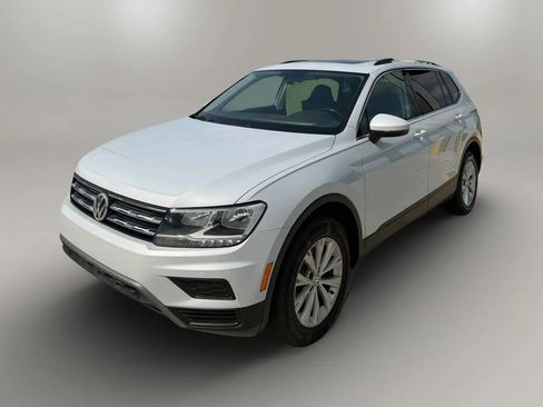 Used 2019 Volkswagen Tiguan SE w/ Panoramic Sunroof Package AWD/4WD image 3