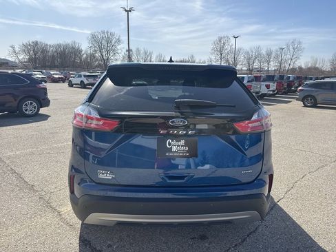 Used 2024 Ford Edge SEL w/ Convenience Package image 3