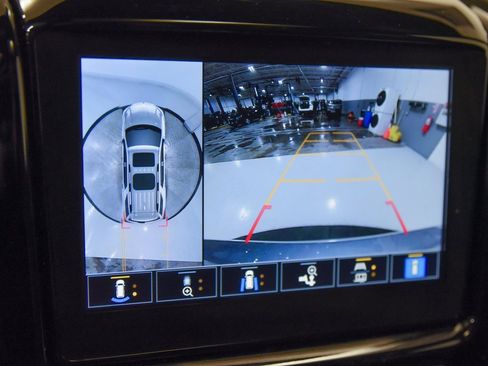 Used 2023 Chevrolet Traverse Premier w/ Redline Edition image 32