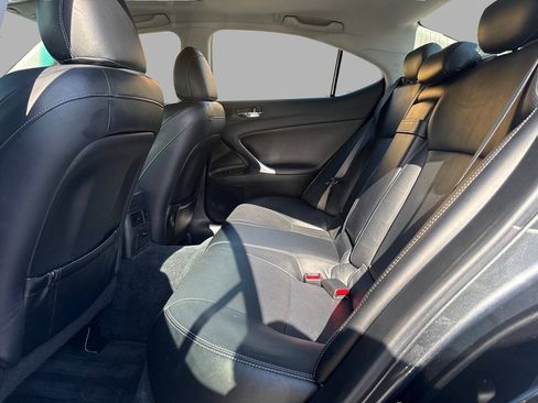 Used 2009 Lexus IS 250 w/ Premium Pkg RWD image 19