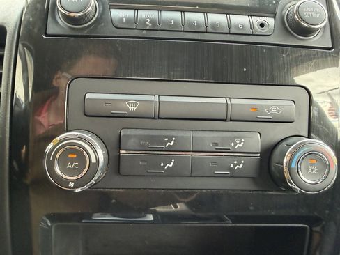 Used 2013 Nissan Titan SV w/ SV Value Truck Pkg image 29