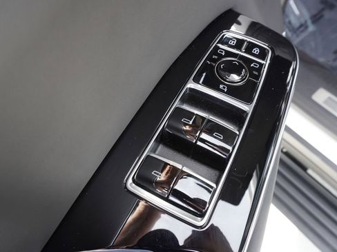 Certified 2025 Cadillac Escalade Sport Platinum w/ LPO, ONYX Package image 17