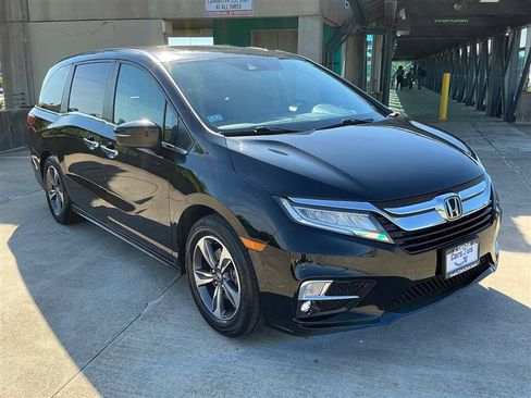 Used 2018 Honda Odyssey Touring image 11