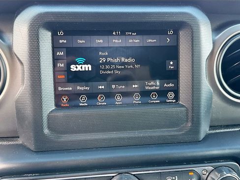 Used 2019 Jeep Wrangler Sport image 16