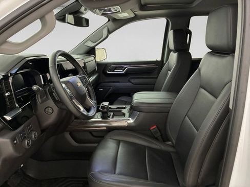 Used 2024 Chevrolet Silverado 1500 LTZ w/ LTZ Premium Package image 12