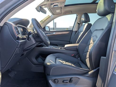 New 2026 Volkswagen Atlas SE image 12