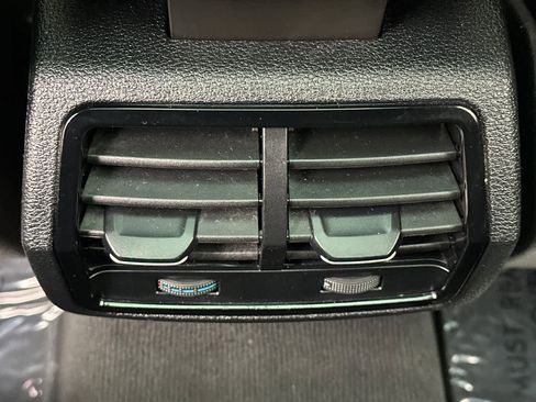 Used 2023 Audi Q3 2.0T Premium image 14