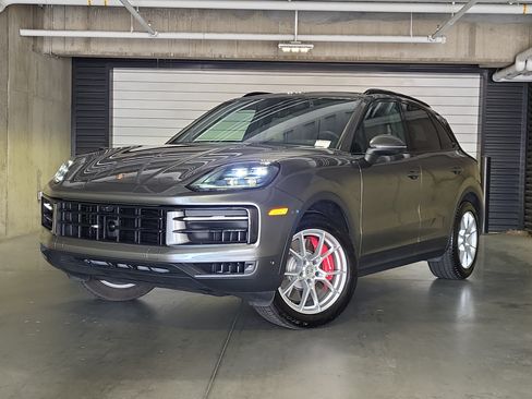 Certified 2026 Porsche Cayenne S AWD/4WD image 1