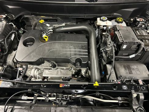 Used 2024 GMC Terrain SLE w/ Driver Convenience Package image 25