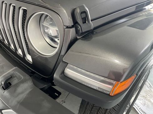 Used 2021 Jeep Wrangler Unlimited Sahara image 35