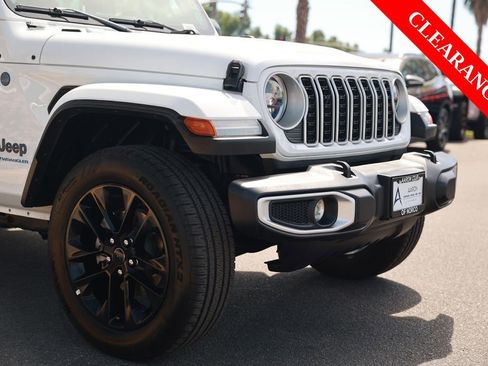 Used 2025 Jeep Wrangler Unlimited Sahara w/ Safety Group AWD/4WD image 8