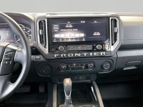 Used 2025 Nissan Frontier SV RWD image 9