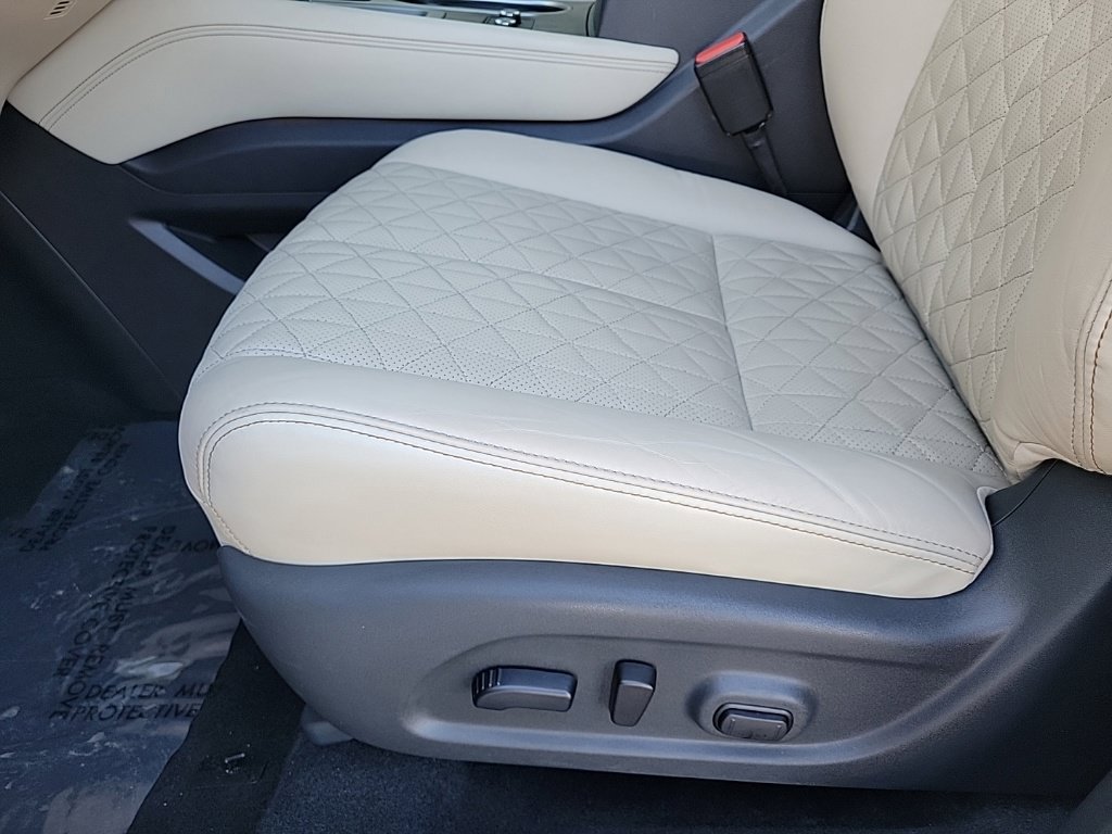 Certified 2024 Nissan Murano Platinum w/ Cargo Package AWD/4WD image 13