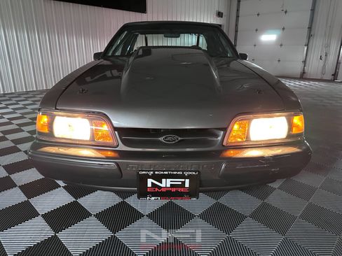 Used 1988 Ford Mustang LX image 40