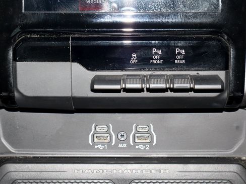 Used 2025 RAM 1500 Laramie image 26