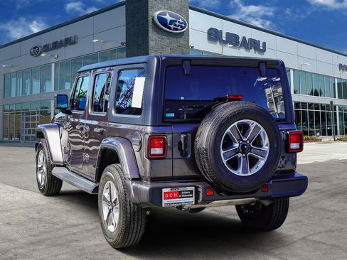 Used 2022 Jeep Wrangler Unlimited Sahara image 6