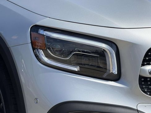 Used 2023 Mercedes-Benz GLB 250 4MATIC image 10