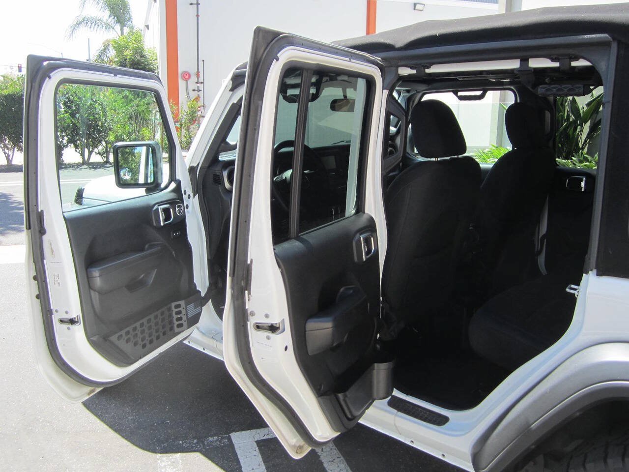 Used 2018 Jeep Wrangler Unlimited Sport S AWD/4WD image 26