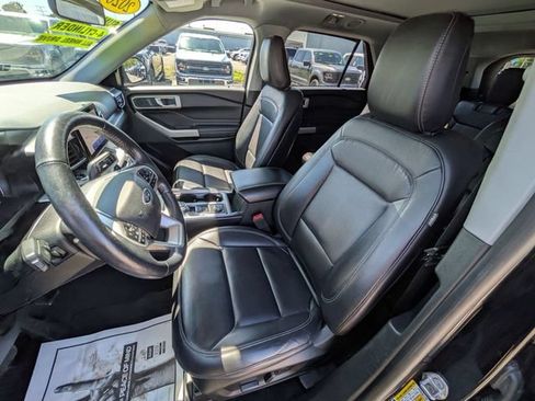 Used 2020 Ford Explorer XLT w/ Equipment Group 202A AWD/4WD image 7