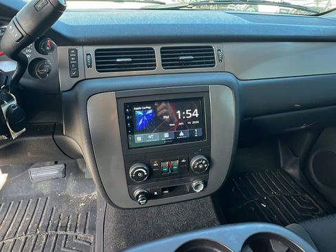 Used 2009 Chevrolet Avalanche LS image 25