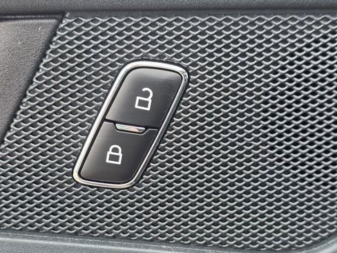 Used 2024 Ford Edge SEL w/ Convenience Package image 7