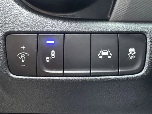 Used 2018 Hyundai Kona SEL w/ SEL Tech Package 02 image 42