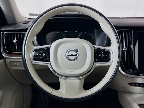 Used 2019 Volvo S60 T6 Inscription image 18